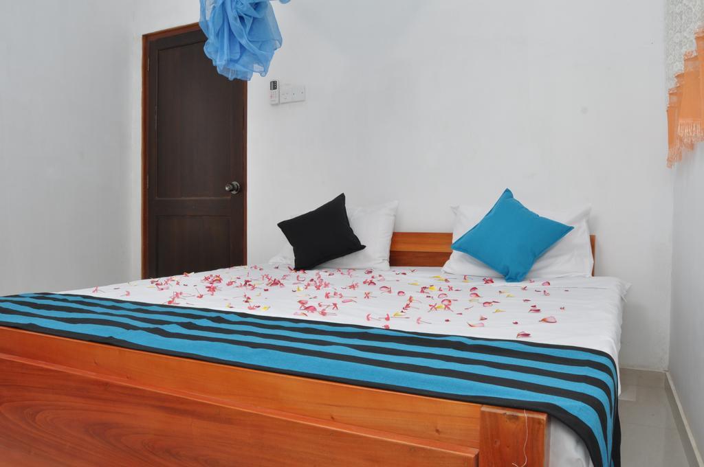 Tms Beach House Negombo Eksteriør billede