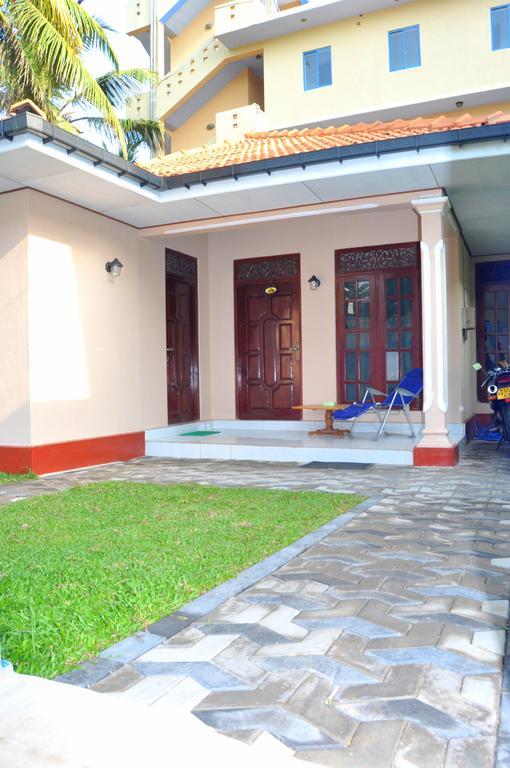 Tms Beach House Negombo Eksteriør billede