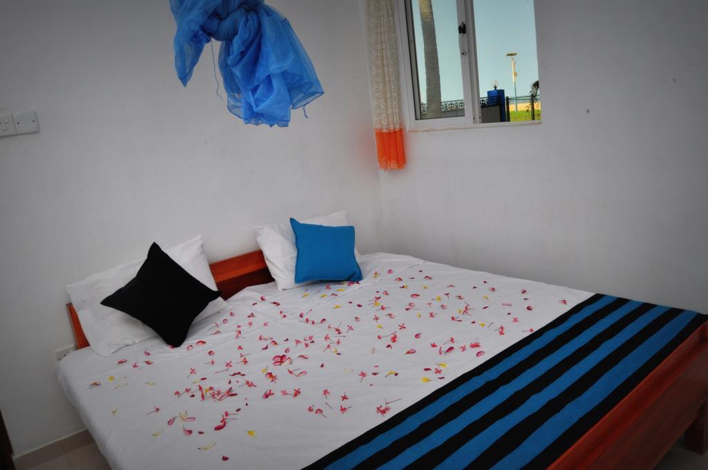 Tms Beach House Negombo Eksteriør billede