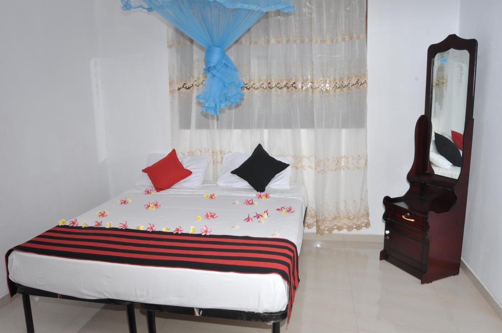 Tms Beach House Negombo Eksteriør billede